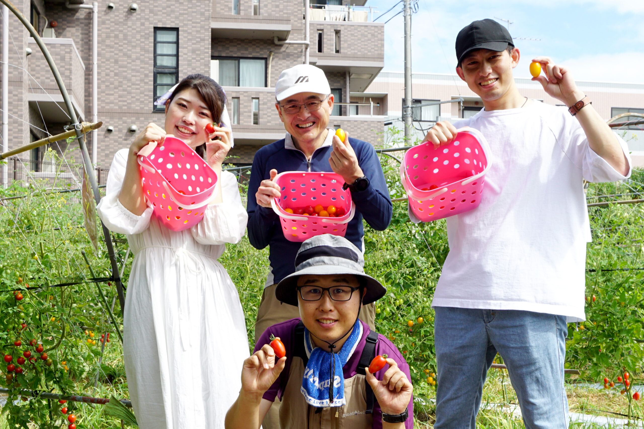 レポート】鈴木彰院長、海老名の農家「市川農園」でブルーベリーを狩る